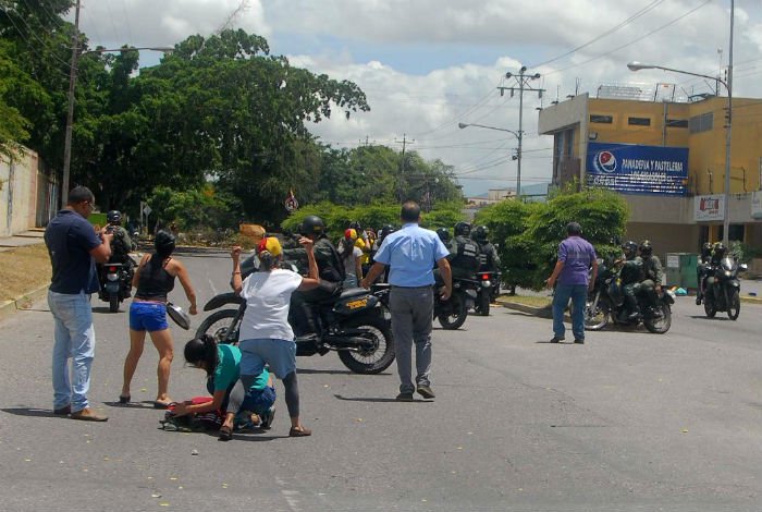 Un detenido y un herido deja represión contra trancazos en Barquisimeto