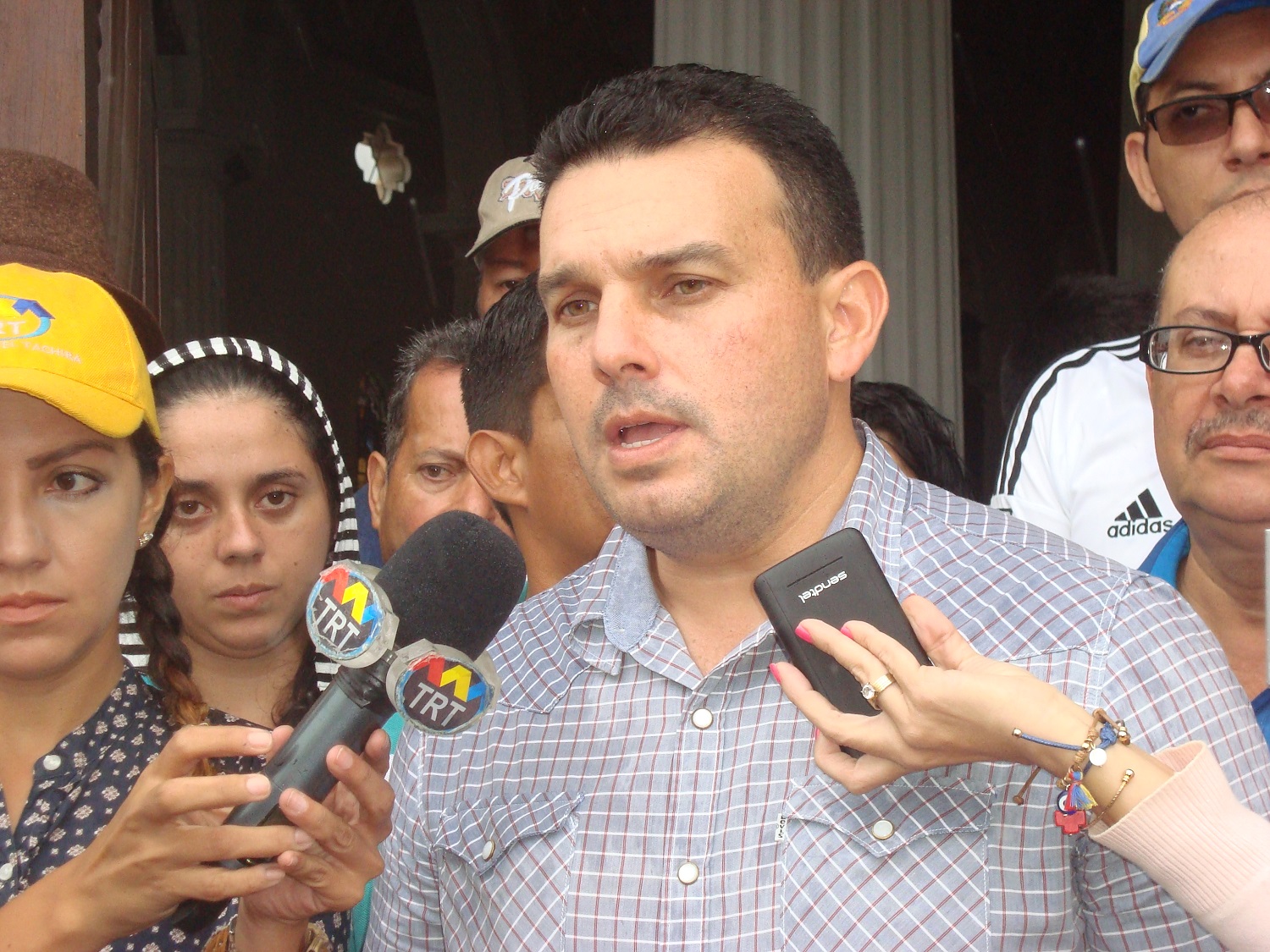 Ricardo Hernández denunció que el gobierno tomó espacios municipales para instalar fraude constituyente
