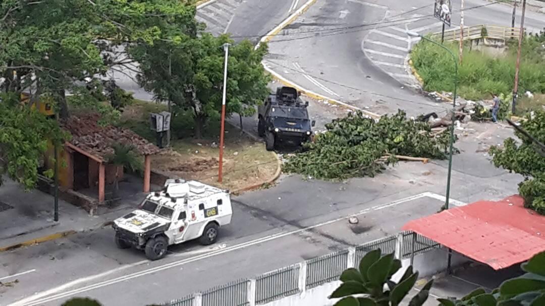 Llegaron las tanquetas represoras para amedrentar en Barquisimeto #28 Jul