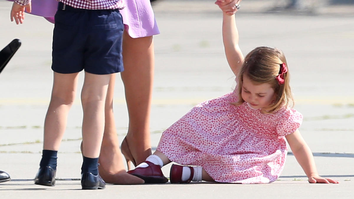 El berrinche de la princesita Charlotte (fotos y video)