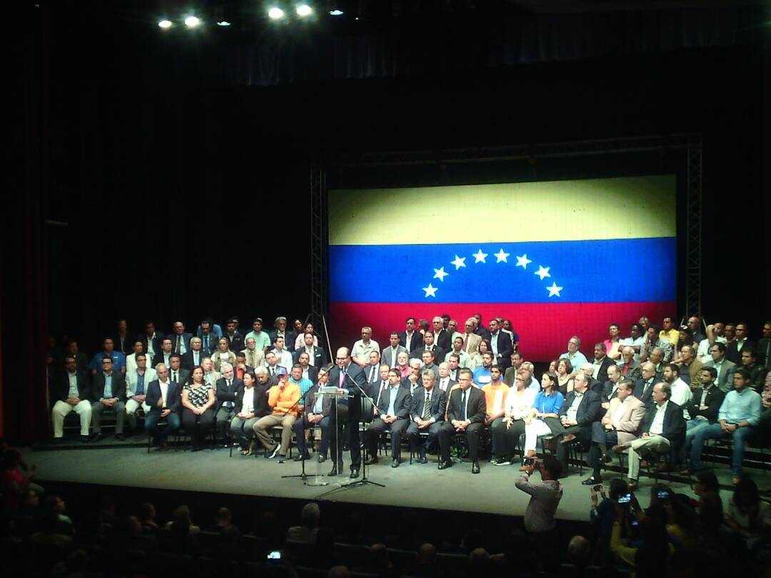 ¡Que sea el Pueblo quien decida!: El documento presentado por la Sociedad Civil para rescatar a Venezuela