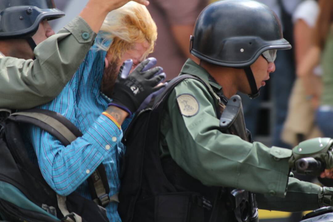 La dictadura afila sus dientes: Tres detenidos por protestar en un centro de votación este #25Jul