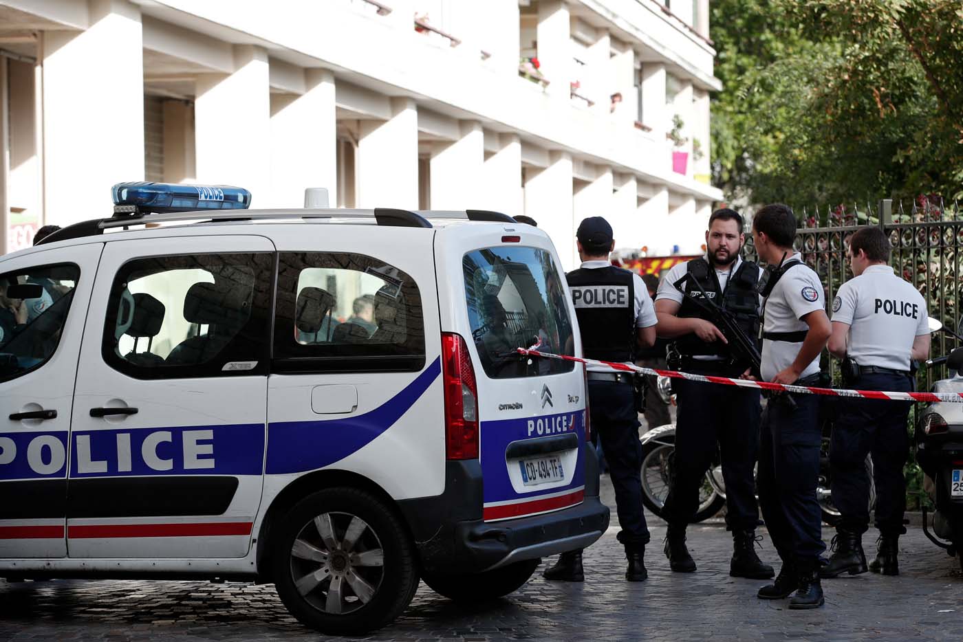 Descubren explosivos artesanales en laboratorio clandestino cerca de París