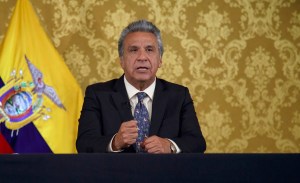 Presidente de Ecuador sufre accidente doméstico y suspende actividades por dos días