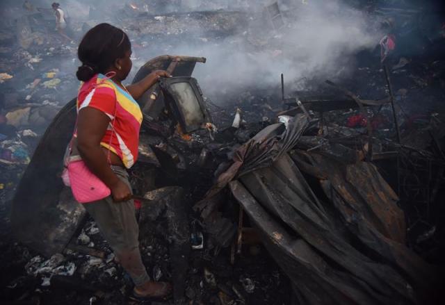 El incendio destruyó cerca de 80 hogares (Foto: EFE)