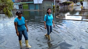 Diputada Melva Paredes inspeccionó zonas inundadas en Aragua