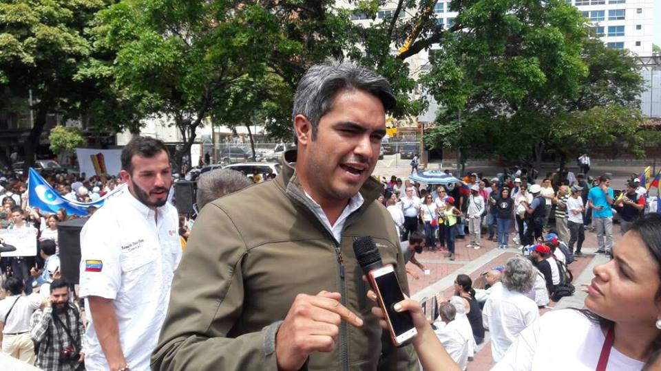 Luis Somaza: Sebin actúa al margen de la ley en complicidad con Maduro