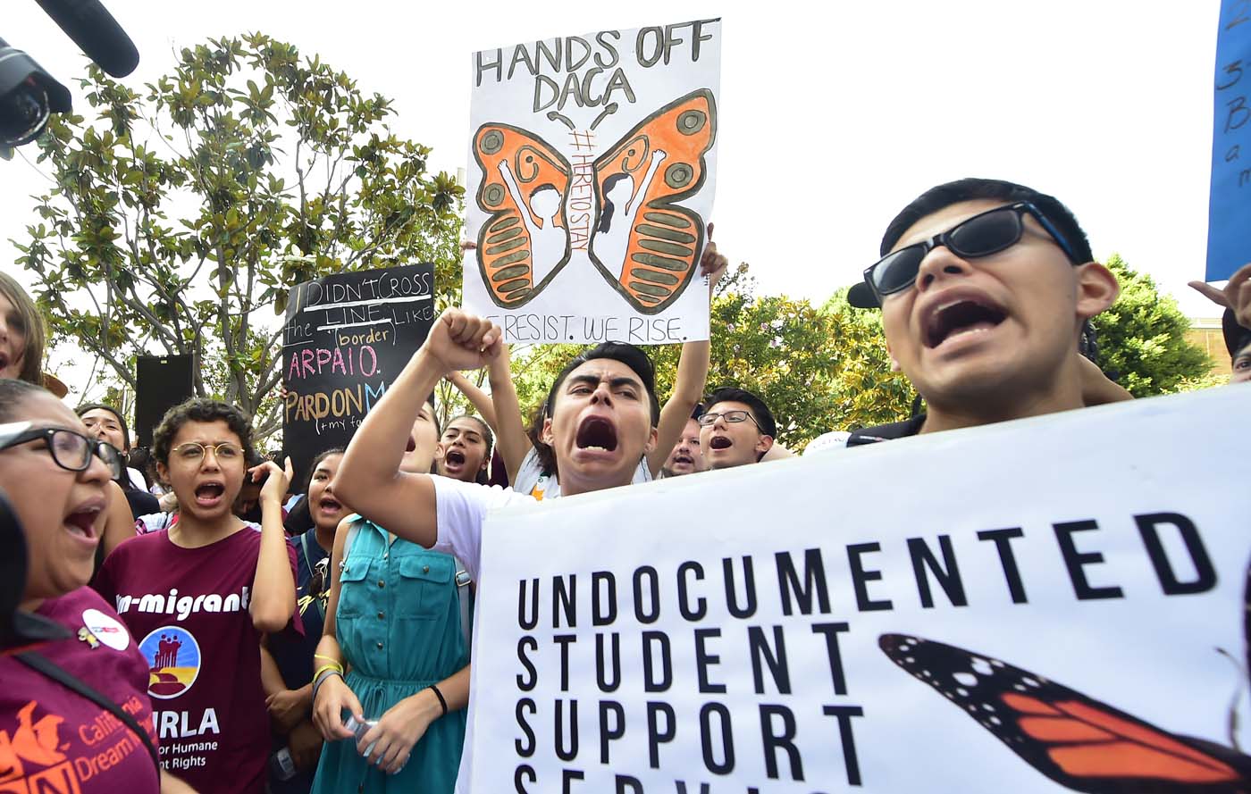 Senadores de EEUU buscan unidad para dar solución a jóvenes indocumentados