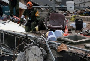 Siguen hospitalizadas 39 personas,  tras terremotos en México