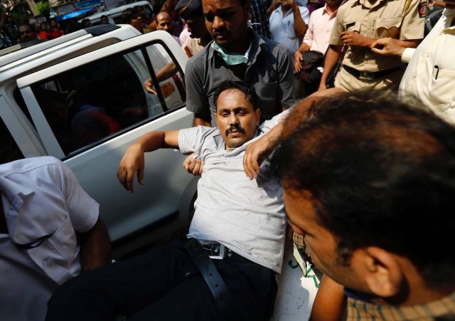 ATTENTION EDITORS - VISUAL COVERAGE OF SCENES OF DEATH AND INJURY A stampede victim is carried on a stretcher at a hospital in Mumbai, India September 29, 2017. REUTERS/Danish Siddiqui