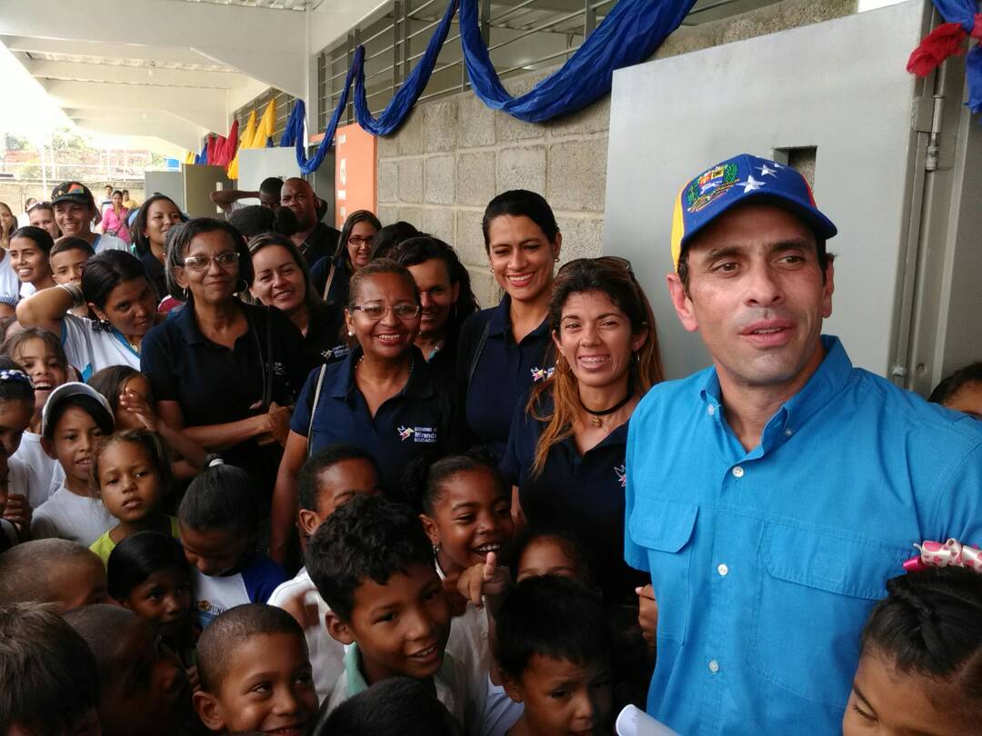 Capriles: Unos 700 mil estudiantes abandonaron la escuela en últimos 4 años