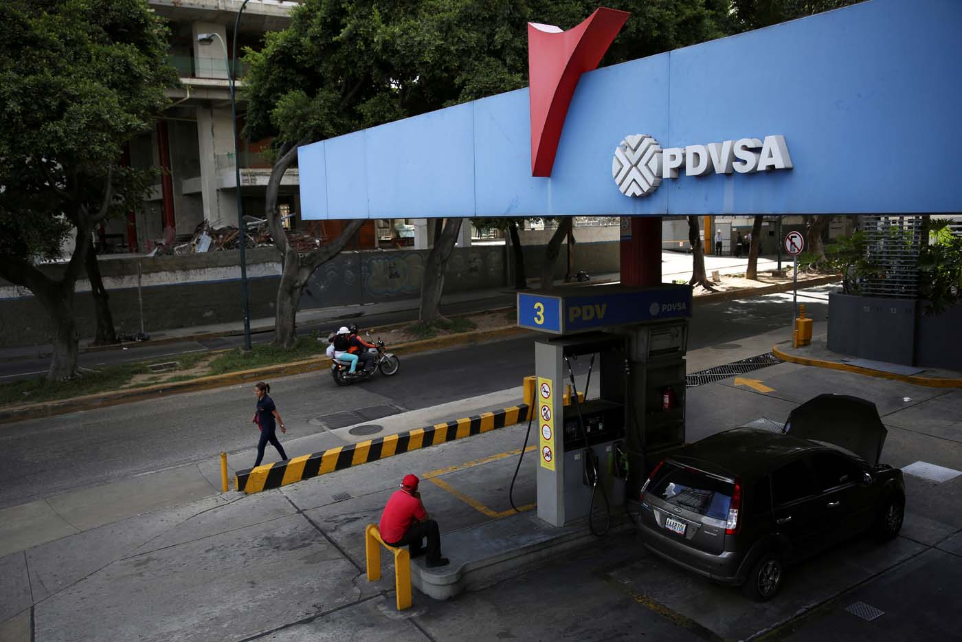 Bonos de Pdvsa caen ligeramente en espera de pago