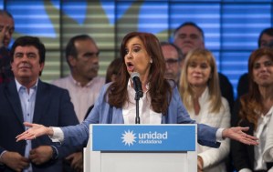 Expresidenta Kirchner gana banca en el Senado argentino