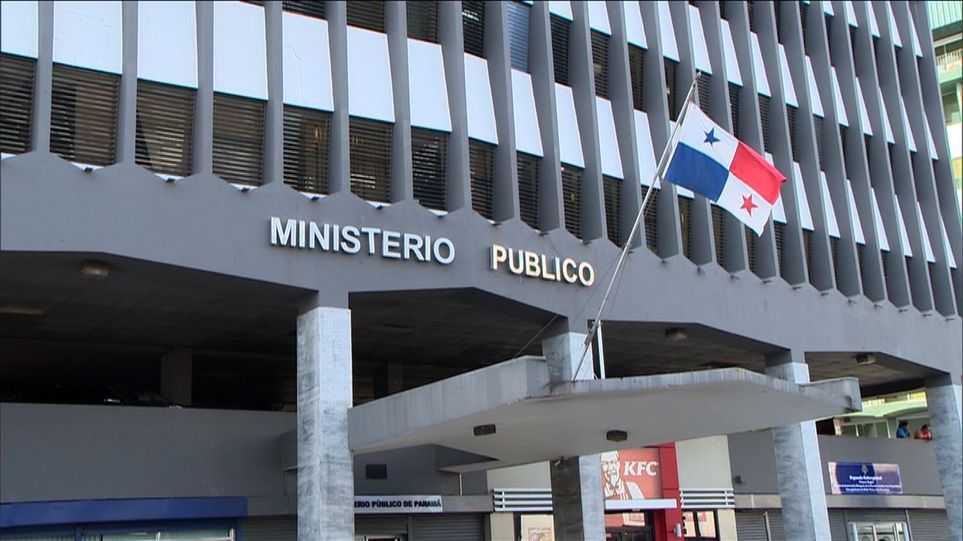 Fiscalía panameña pide enjuiciar a 16 imputados por peculado en banco estatal