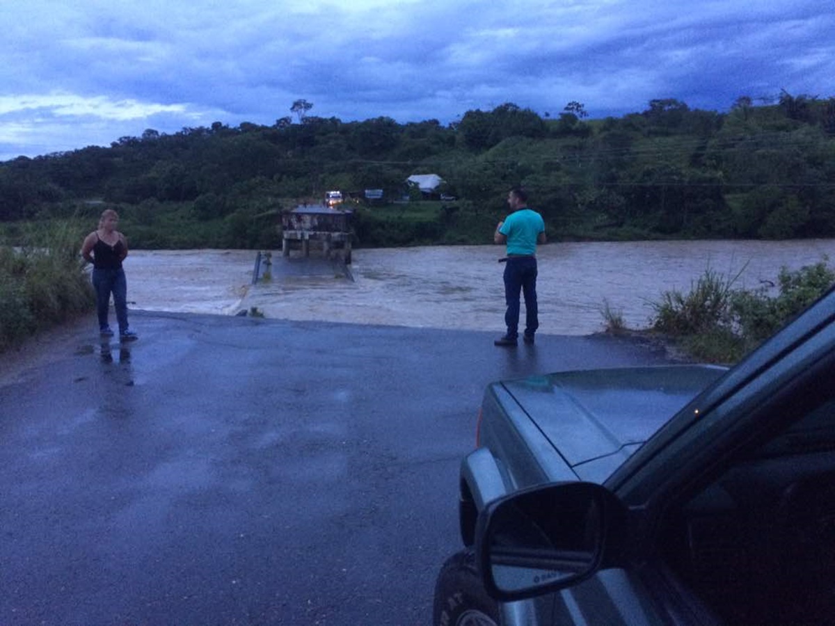 Se desploma puente El Dorado que comunica los estados Táchira y Apure