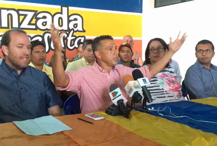 Avanzada Progresista alerta a no votar por su tarjeta: El candidato unitario es Olivares
