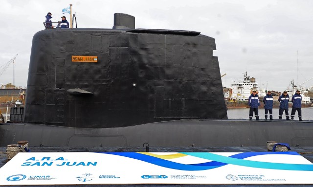 File picture released by Telam showing the ARA San Juan submarine being delivered to the Argentine Navy after being repaired at the Argentine Naval Industrial Complex (CINAR) in Buenos Aires, on May 23, 2014.  The Argentine submarine is still missing in Argentine waters on November 17, 2017, after it lost communication more than 48 hours ago. / AFP PHOTO / TELAM / ALEJANDRO MORTIZ / Argentina OUT