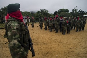 Omar González: El ELN y las Farc planean y financian atentados desde Venezuela bajo la protección de Maduro