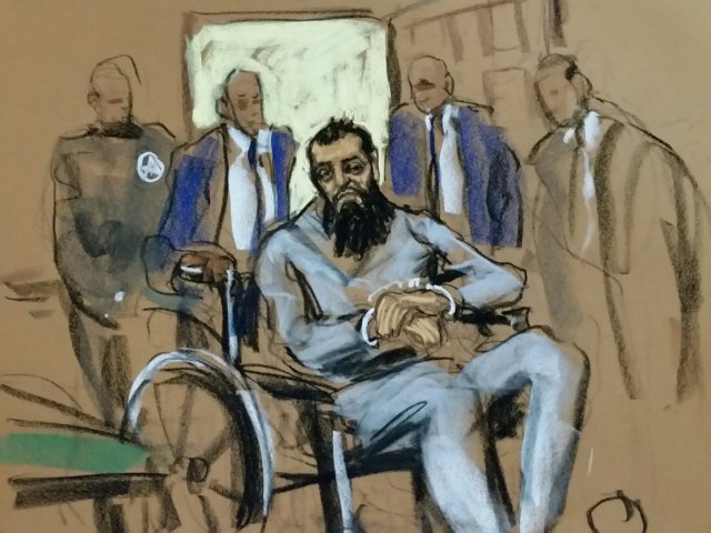 Sayfullo Saipov, el sospechoso del ataque de camiones en la ciudad de Nueva York, aparece en el boceto de un tribunal que aparece en el tribunal federal de Manhattan en una silla de ruedas en Nueva York, NY, EE.UU., 1 de noviembre de 2017. REUTERS / Jane Rosenberg PARA USO EDITORIAL SOLAMENTE. NO RESALES SIN ARCHIVOS