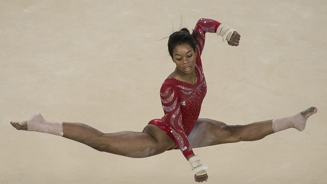 Gabrielle Douglas. Esta medallista de oro de los Juegos Olímpicos de Londres 2012 se convirtió en la primera mujer afroamericana en consagrarse campeona de gimnasia artística, tanto en el concurso completo individual como por equipos.