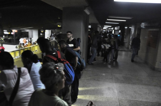Retraso Metro de Caracas / Fotos News Report