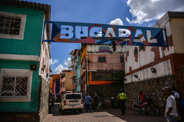 Entrada sector Bucaral, municipio Chacao (Foto: Román Camacho / @RcamachoVzla)
