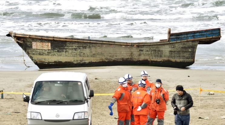 El misterio de los barcos fantasmas de Corea del Norte que navegan en el Pacífico