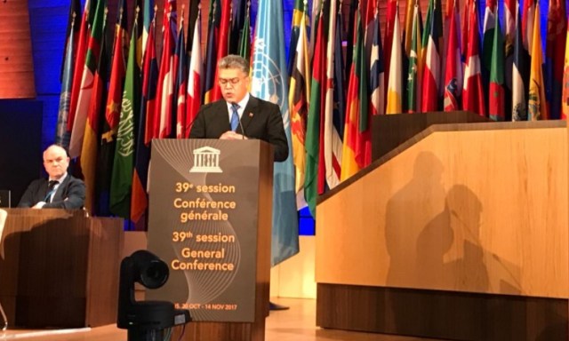 Elías Jaua, ministro de educación, durante discurso ante la Unesco // FOTO @EmbavenezParis 