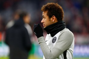 Neymar vuelve a París tras resolver “asunto familiar” en Brasil