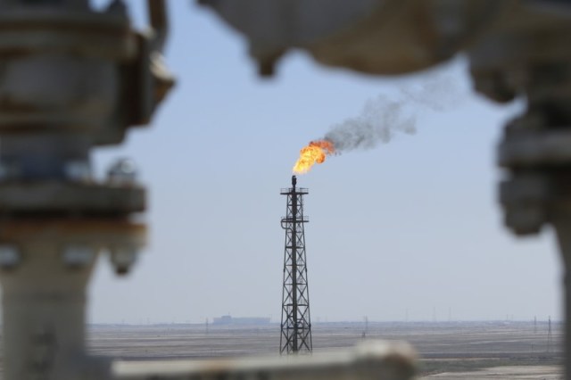 Imagen de archivo de la refinería de petróleo de al-Shuaiba, en el suroeste de Basora, Irak. 20 abril 2017. REUTERS/Essam Al-Sudani