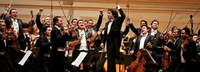 La Orquesta Sinfónica Simón Bolívar con el director Gustavo Dudamel