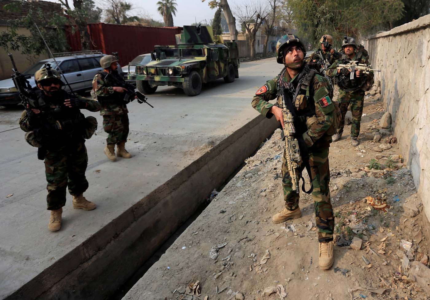 El ataque Save The Children en Afganistán sigue en curso: Tres personas han muerto