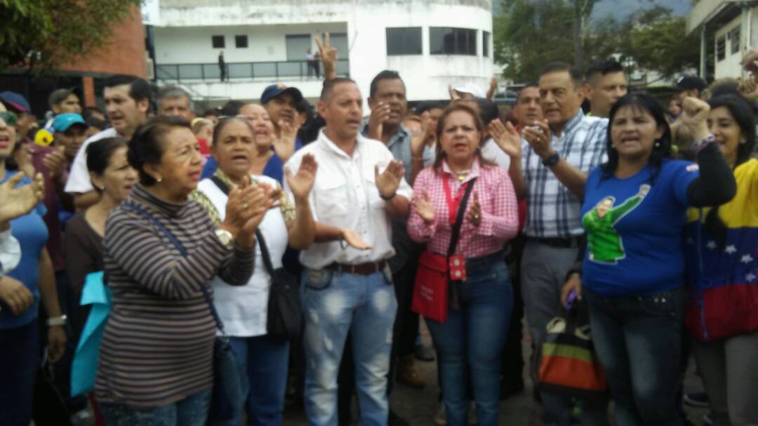 Simpatizantes del Psuv protestan en Táchira por aumento en los servicios públicos #16Ene (fotos)