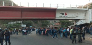 Trabajadores cementeros en Anzoátegui retoman la protesta este #10Ene
