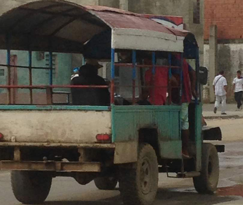 El decadente transporte público de Tucacas (fotos)