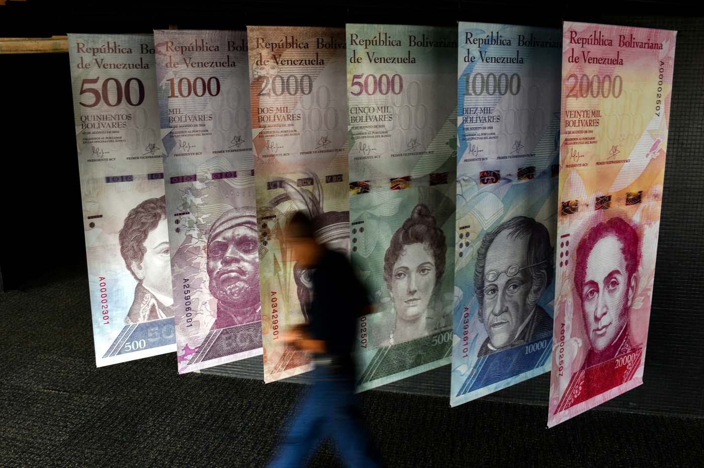 En junio entraremos en caos monetario: sin billetes nuevos ni viejos, según José Guerra