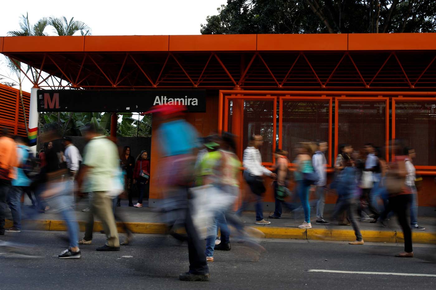 Reportan cierre de varias estaciones en el Metro de Caracas #29Abr