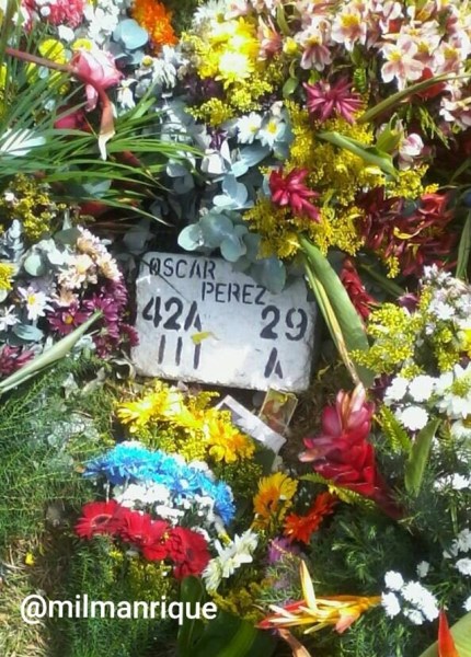 las tumbas de #OscarPerez y #DiazPimentel a un mes de la #MasacreDeElJunquito