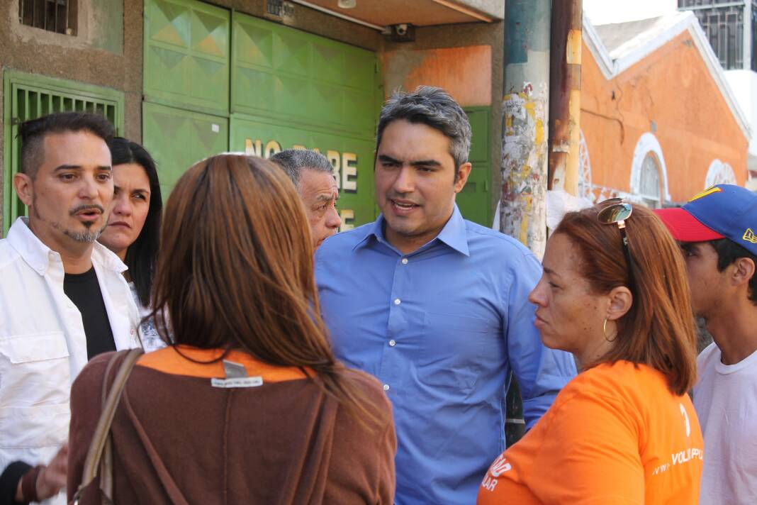 Concejal Luis Somaza entregó 200 lentes a los baruteños junto a la empresa privada
