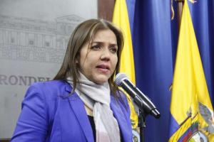 Presidente de Ecuador removió a la vicepresidente