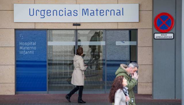 Foto: Puerta de urgencias del hospital materno infantil Virgen de la Arrixaca de Murcia. MARCIAL GUILLÉN EFE