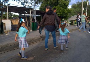 Se reanuda el transporte escolar para niños de la frontera con Colombia