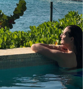 A sus 52, Brooke Shields se muestra despampanante en este sexy bikini