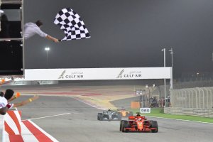 El alemán Sebastian Vettel (Ferrari) gana el Gran Premio de Baréin