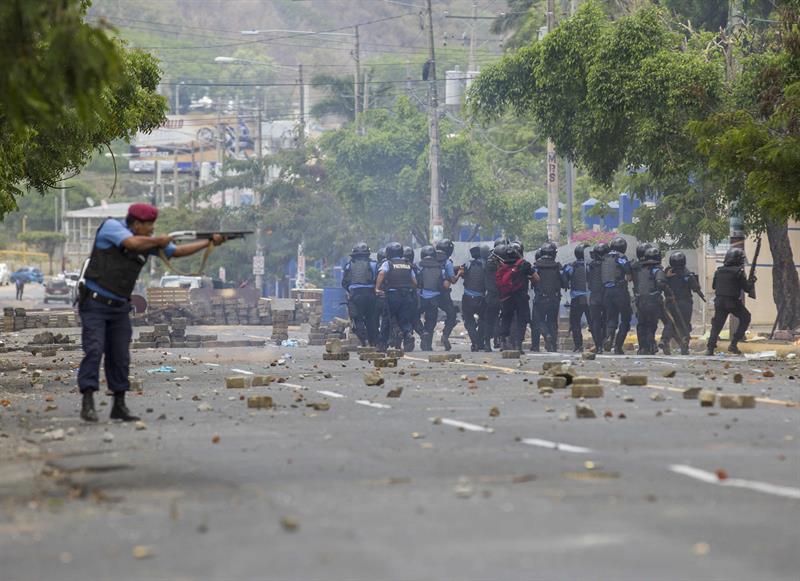 Muere adolescente herido en represión a universitarios en Nicaragua