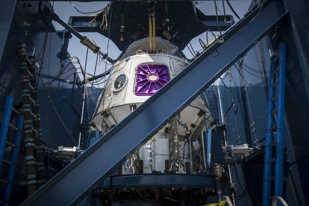 La nueva cápsula de SpaceX, en camino hacia la Estación Espacial Internacional