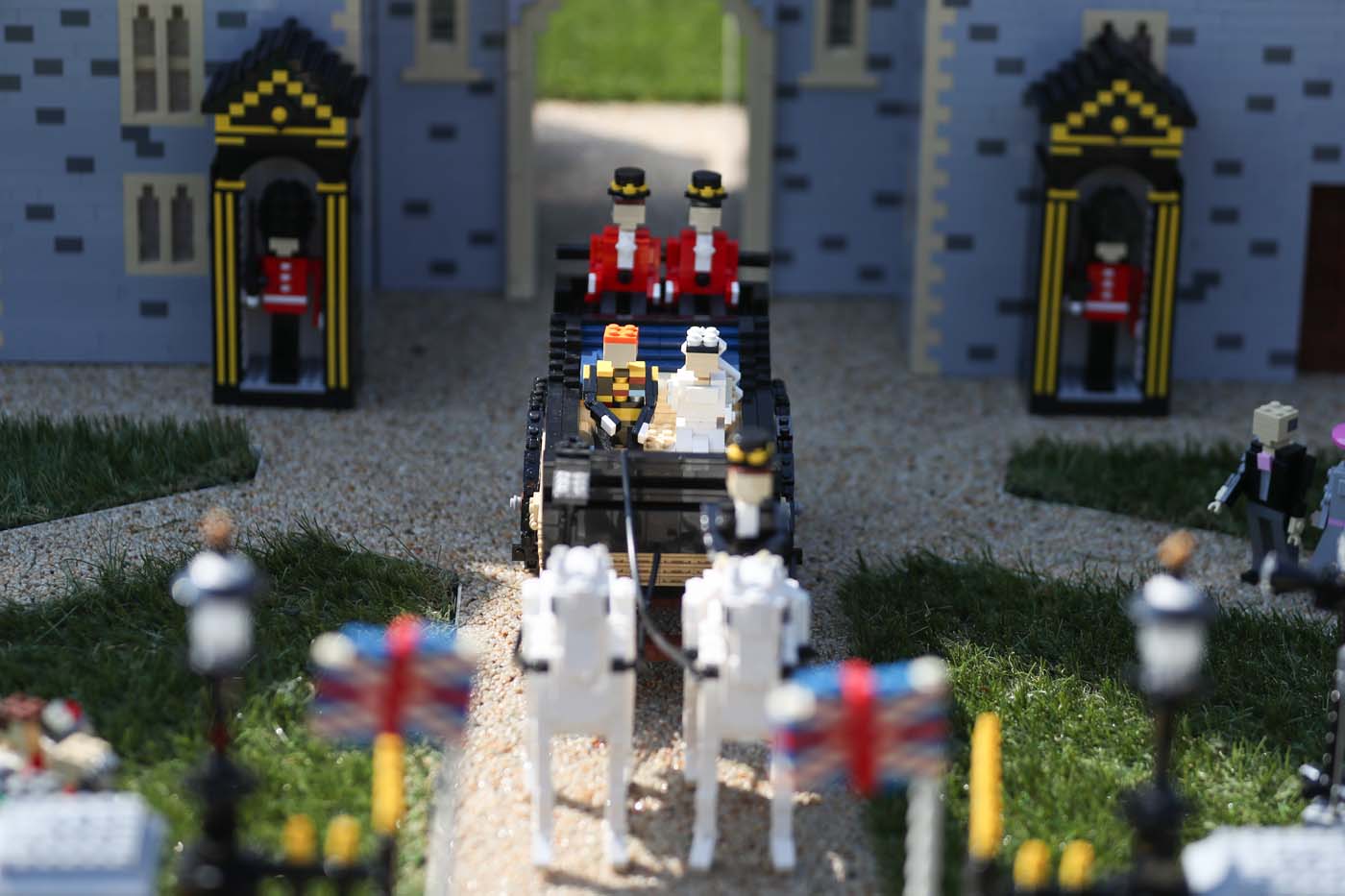 La boda real del príncipe Harry y Meghan fabricada con 60 mil piezas de Lego (Fotos+video)