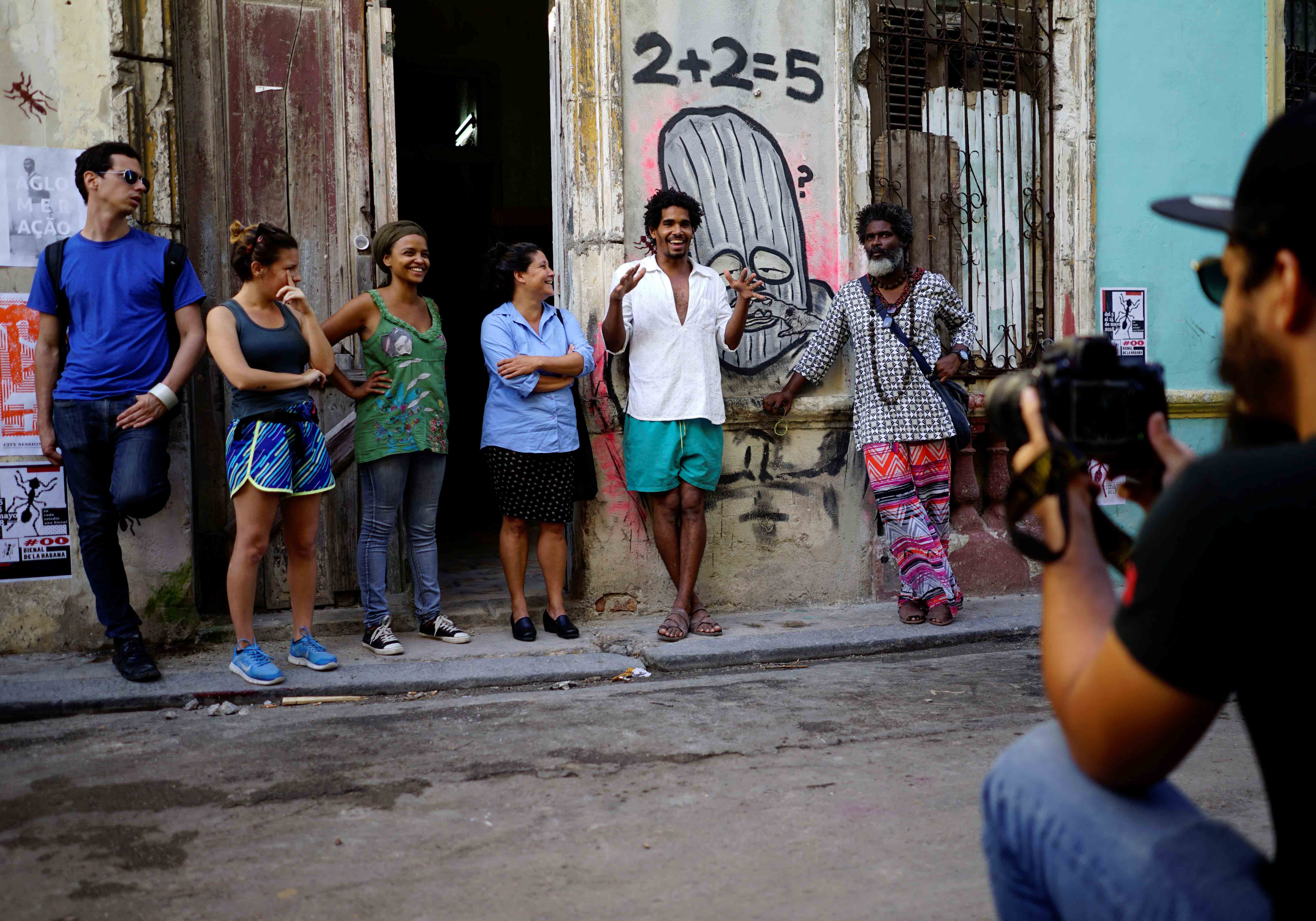 Artistas cubanos organizan festival alternativo tras aplazamiento de bienal oficial