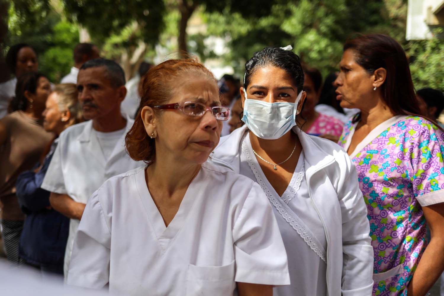 Enfermeras venezolanas necesitan al menos 113 salarios mínimos para comprar solo sus uniformes