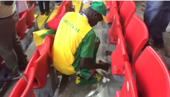 ¡Lo bueno se contagia! Esta hinchada también limpió el estadio tras ver jugar a su selección